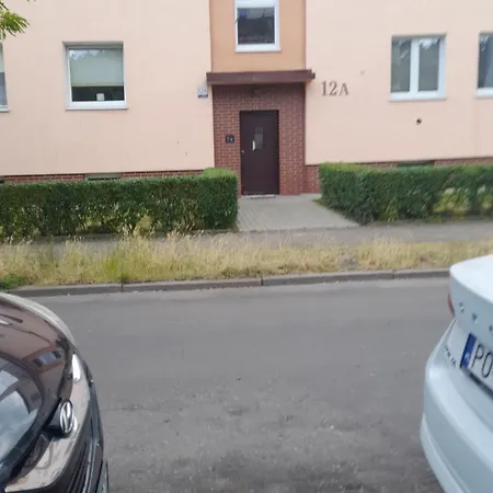 Mieszkanie Blisko Plazy Apartmán *