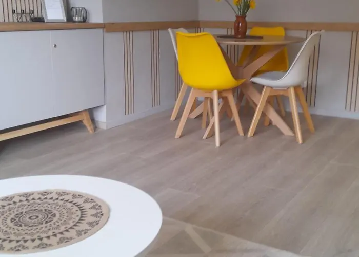 Mieszkanie Blisko Plazy * 斯维诺乌伊希切